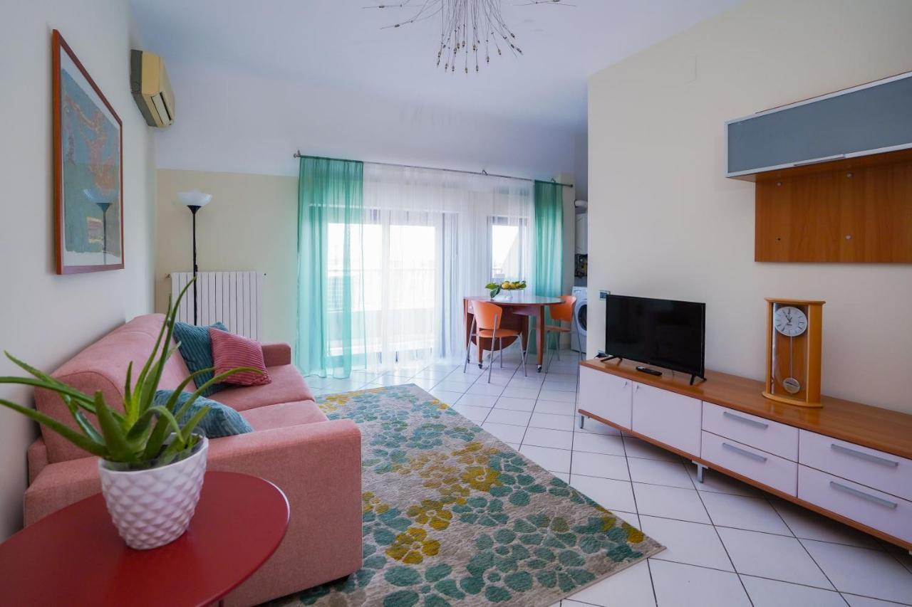 La Casa Di Azzurra Centro Citta Appartamento Fino A 4 Posti Letto E 2 Bagni Foggia Luaran gambar